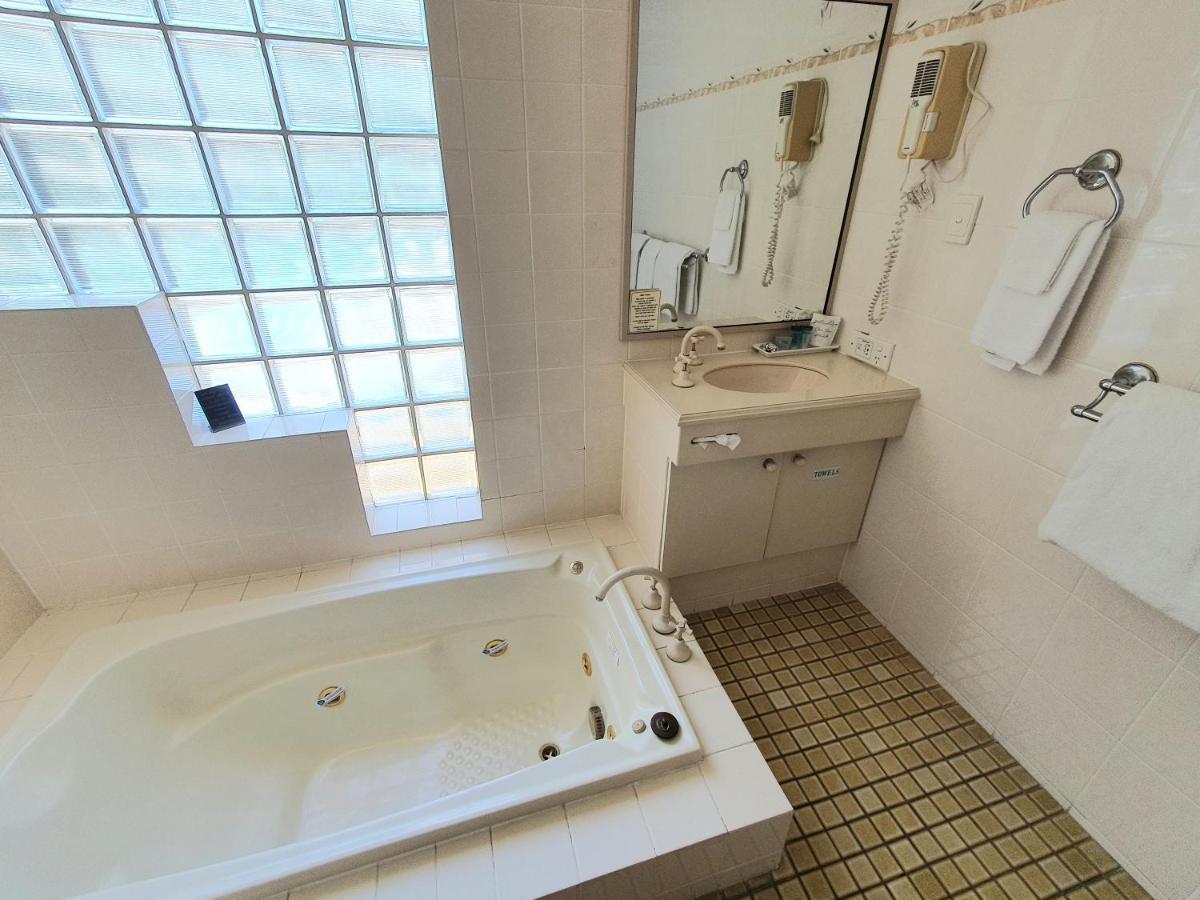 Mcnevins Maryborough Motel Екстериор снимка