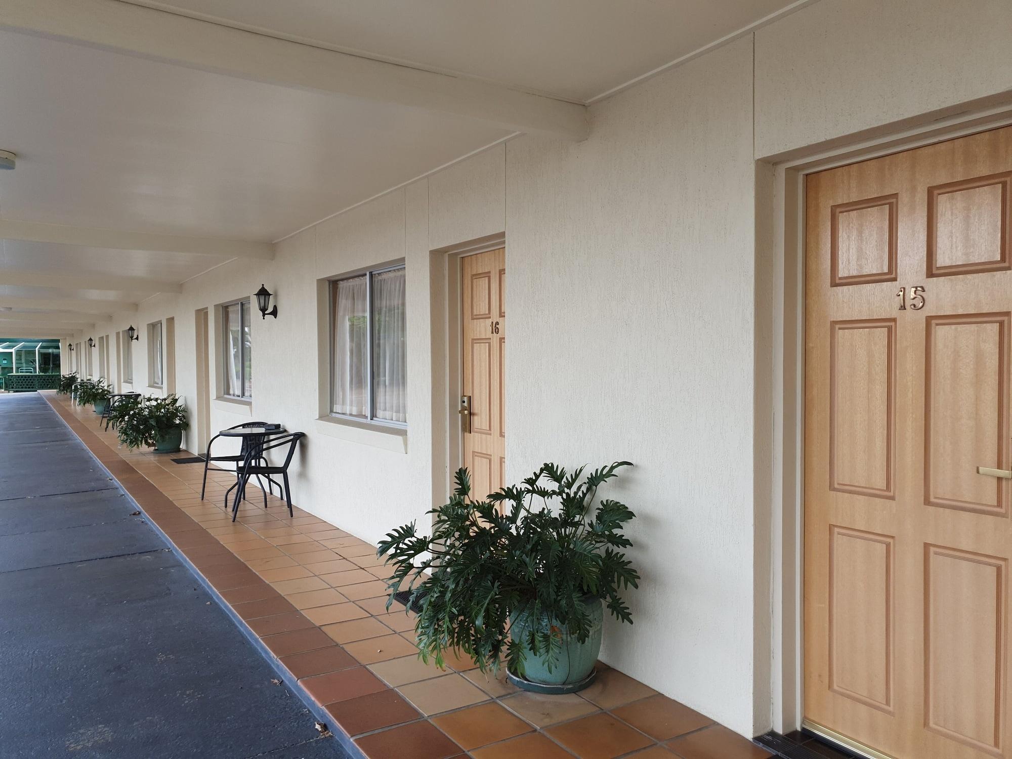 Mcnevins Maryborough Motel Екстериор снимка