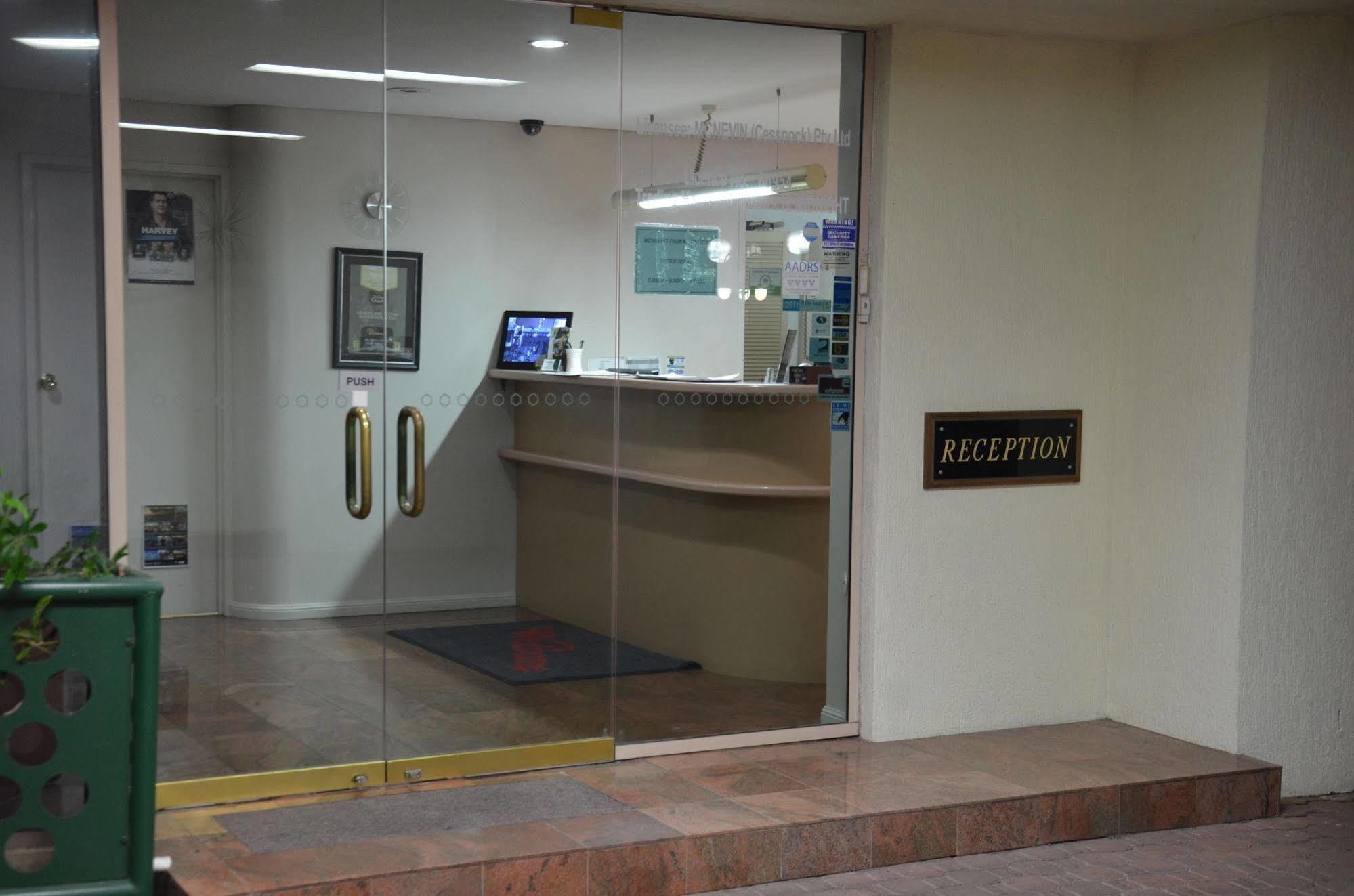 Mcnevins Maryborough Motel Екстериор снимка