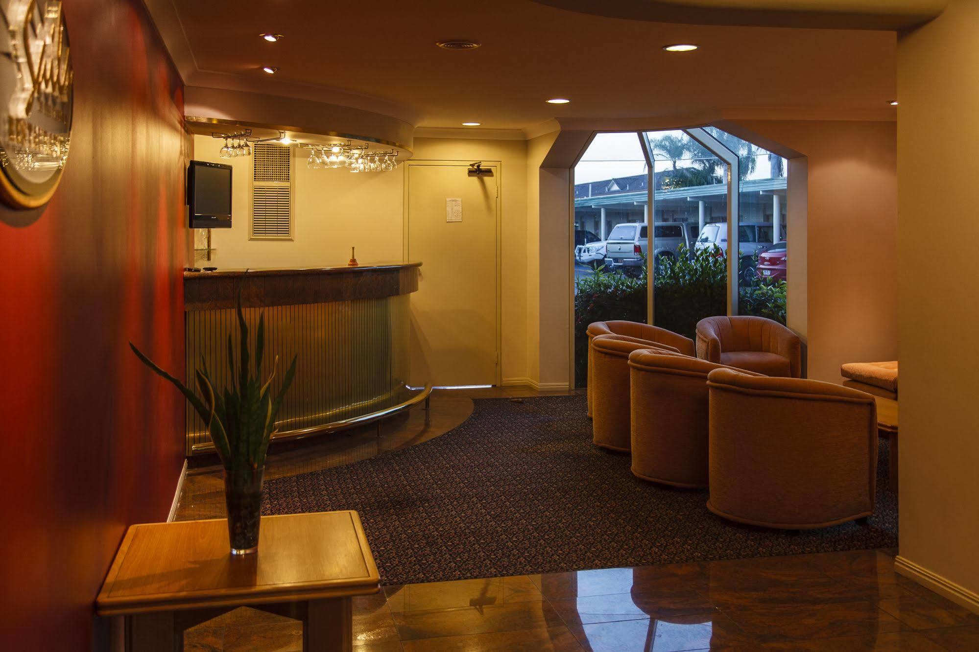 Mcnevins Maryborough Motel Екстериор снимка